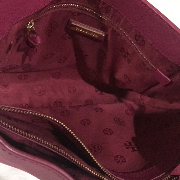 Tory Burch Leather Shoulder Bag - Picture 13 of 16